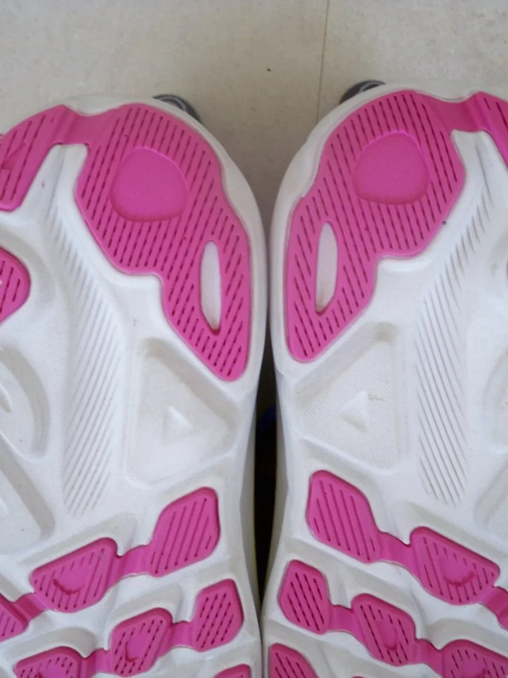HOKA HOKAS WOMENS SIZE 8B LIKE NEW RAINBOW BLACK - Picture 9 of 13